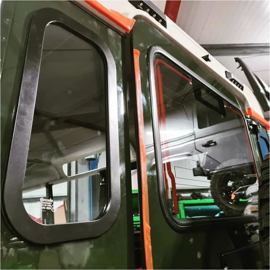 Rear quarter window guards - LRD Track