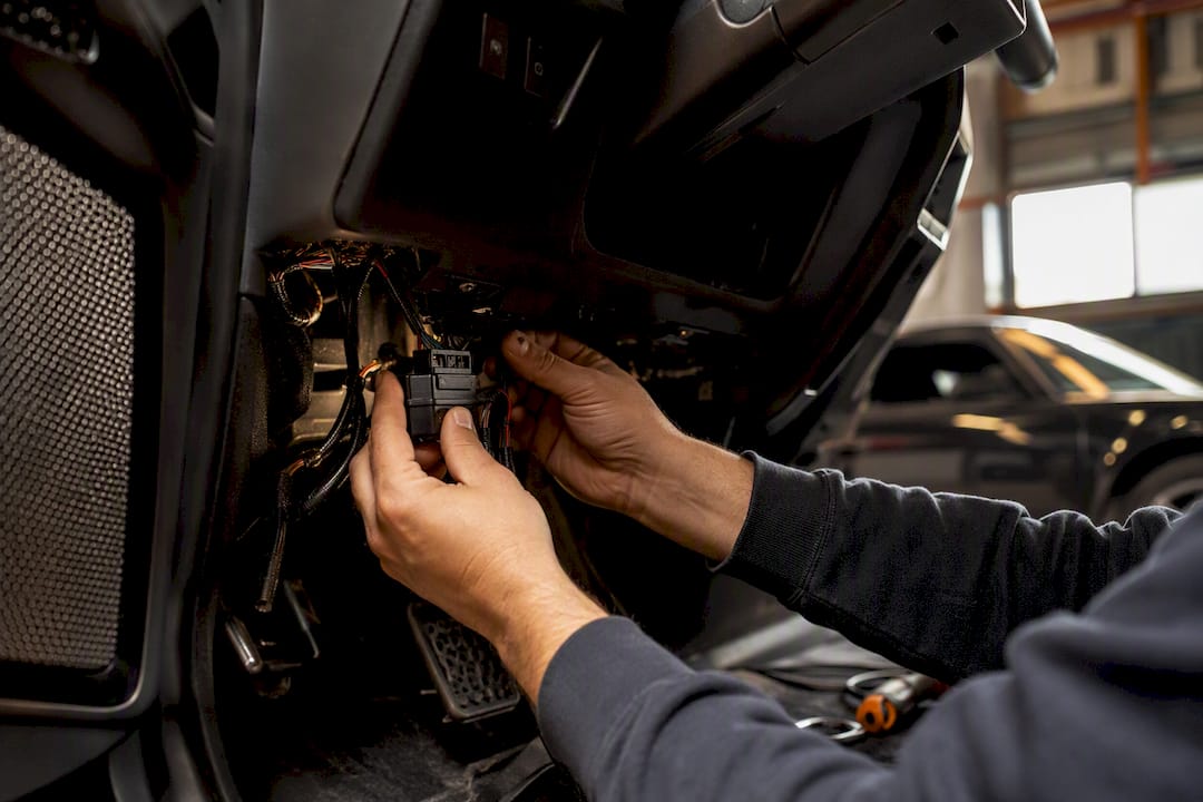 Real-time car tracking: what actually works to recover a stolen vehicle - LRD Track